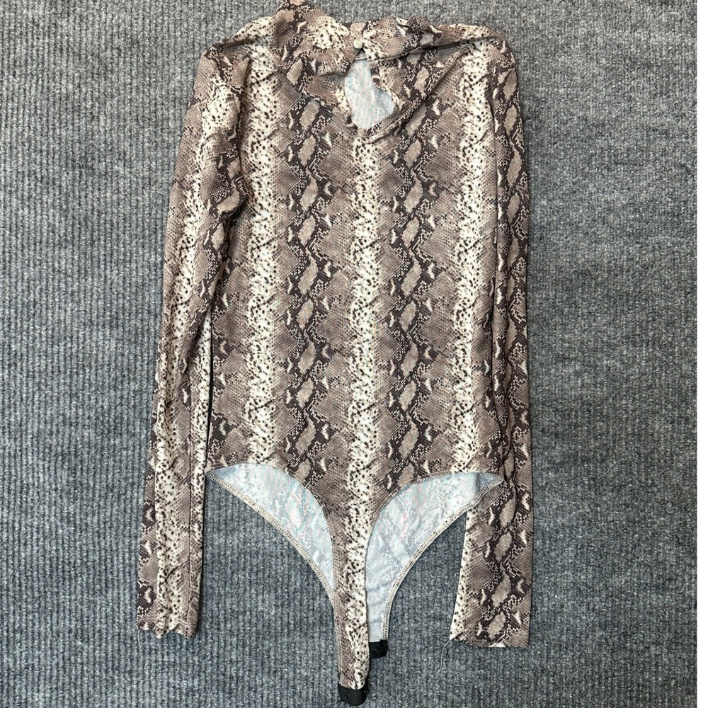 rue21 Mock Neck Bodysuit Medium Brown Snakeskin Print Long Sleeve Mesh‎